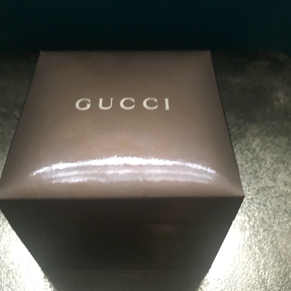 Gucci Bangle Watch - Picture 5 of 9
